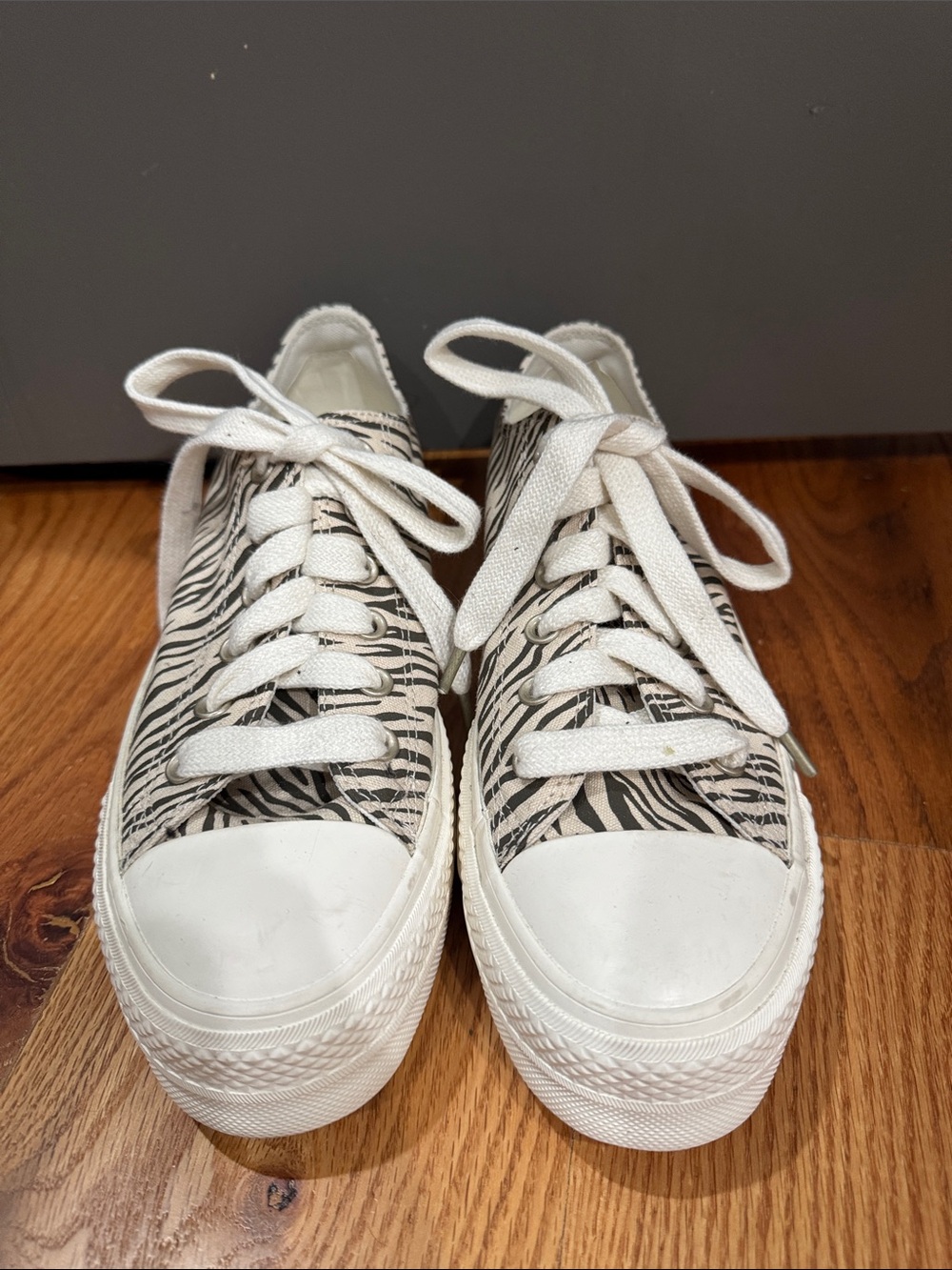 Zebra-Print Low-Top Canvas Sneakers - White/Black